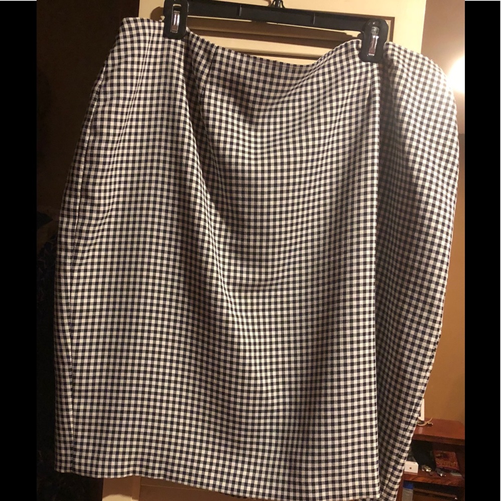 Houndstooth suit skirt